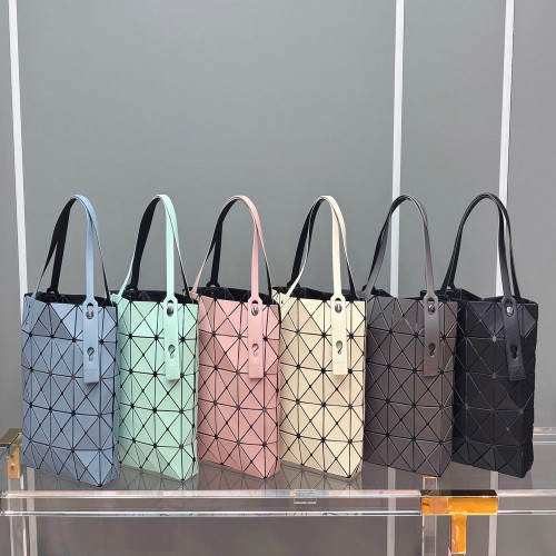 이세이미야케 루센트 박시 매트 기하학 패턴 토트백