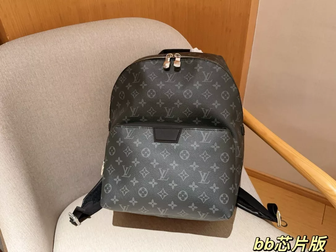 루이비통 디스커버리 모노그램 블랙 백팩 상세 이미지 2