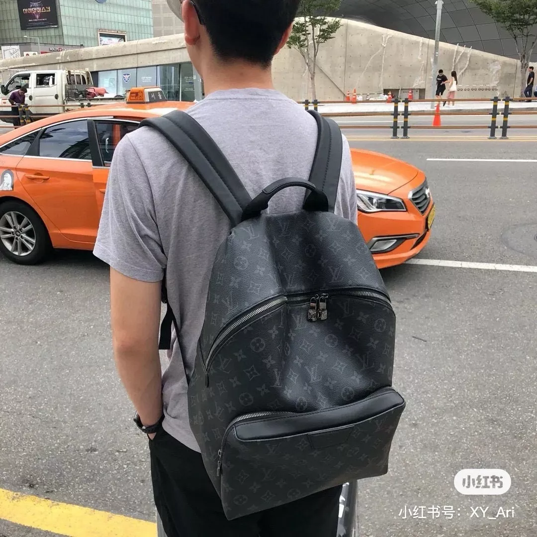 루이비통 디스커버리 모노그램 블랙 백팩 상세 이미지 13