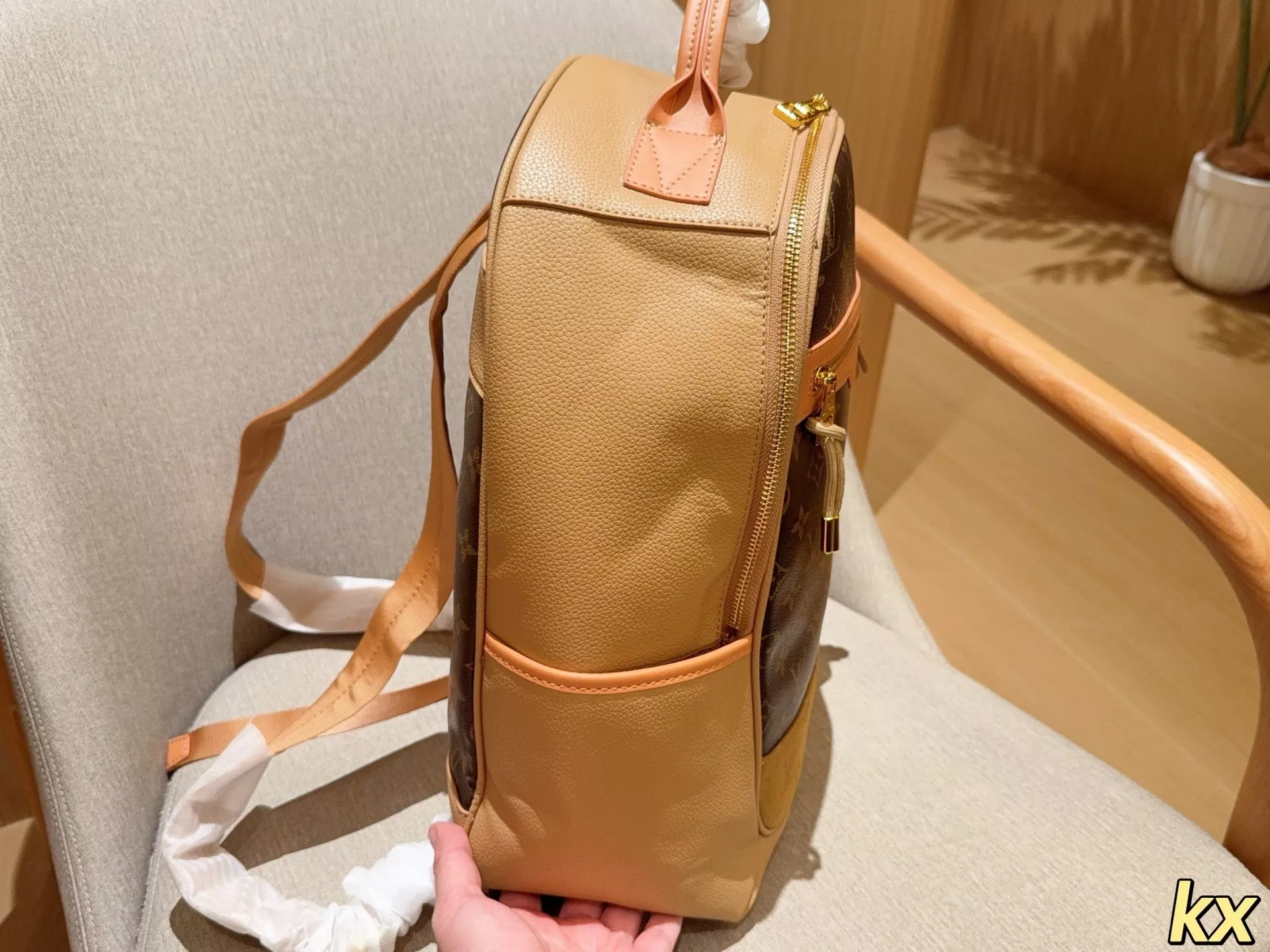 루이비통 모노그램 아웃도어 클래식 백팩 상세 이미지 5