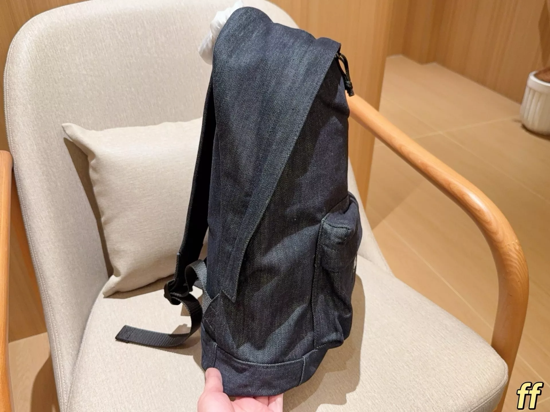 발렌시아가 데님 여행용 백팩 상세 이미지 5