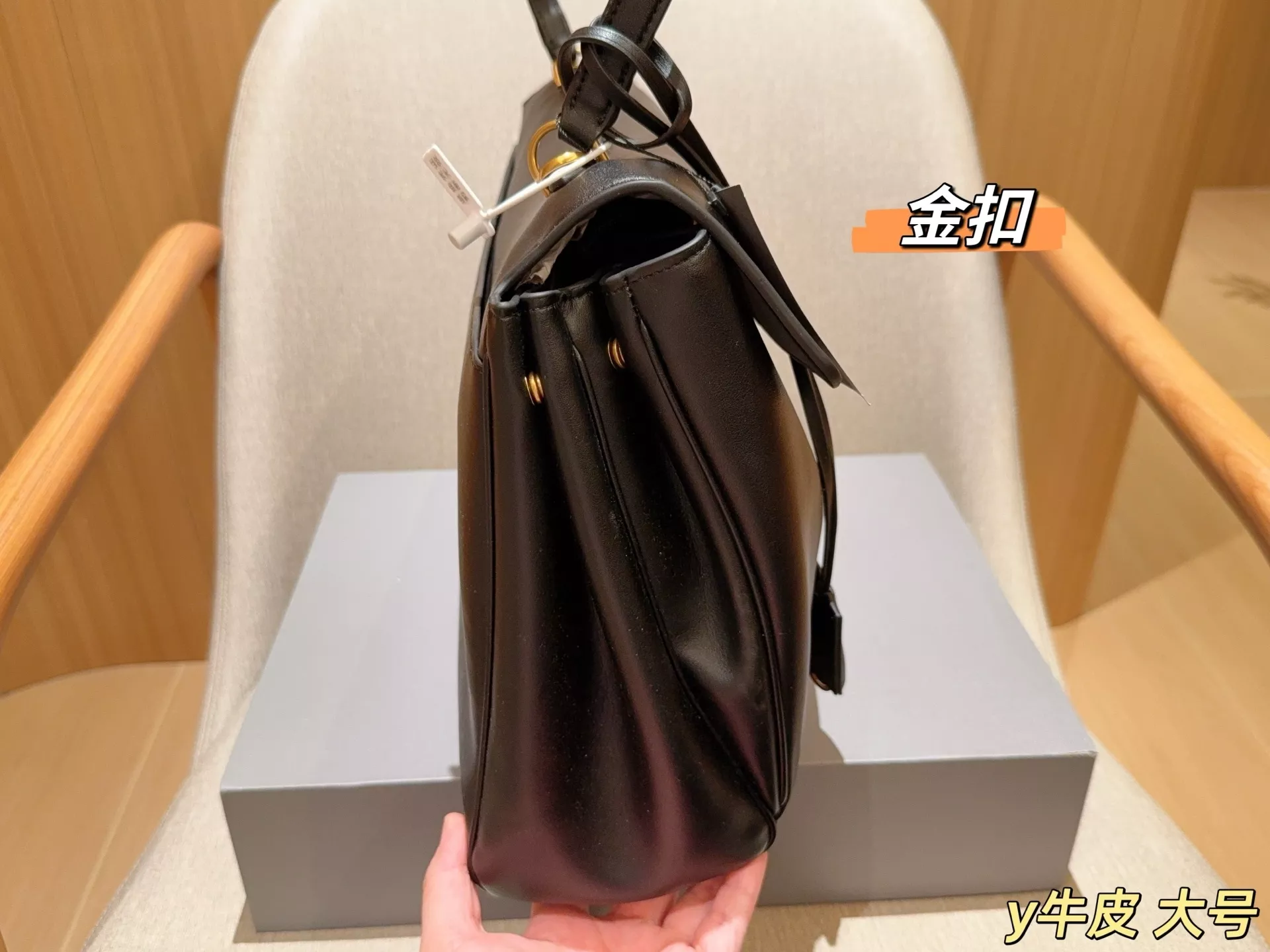 발렌시아가 로데오 대형 레더 투웨이 토트백 상세 이미지 14