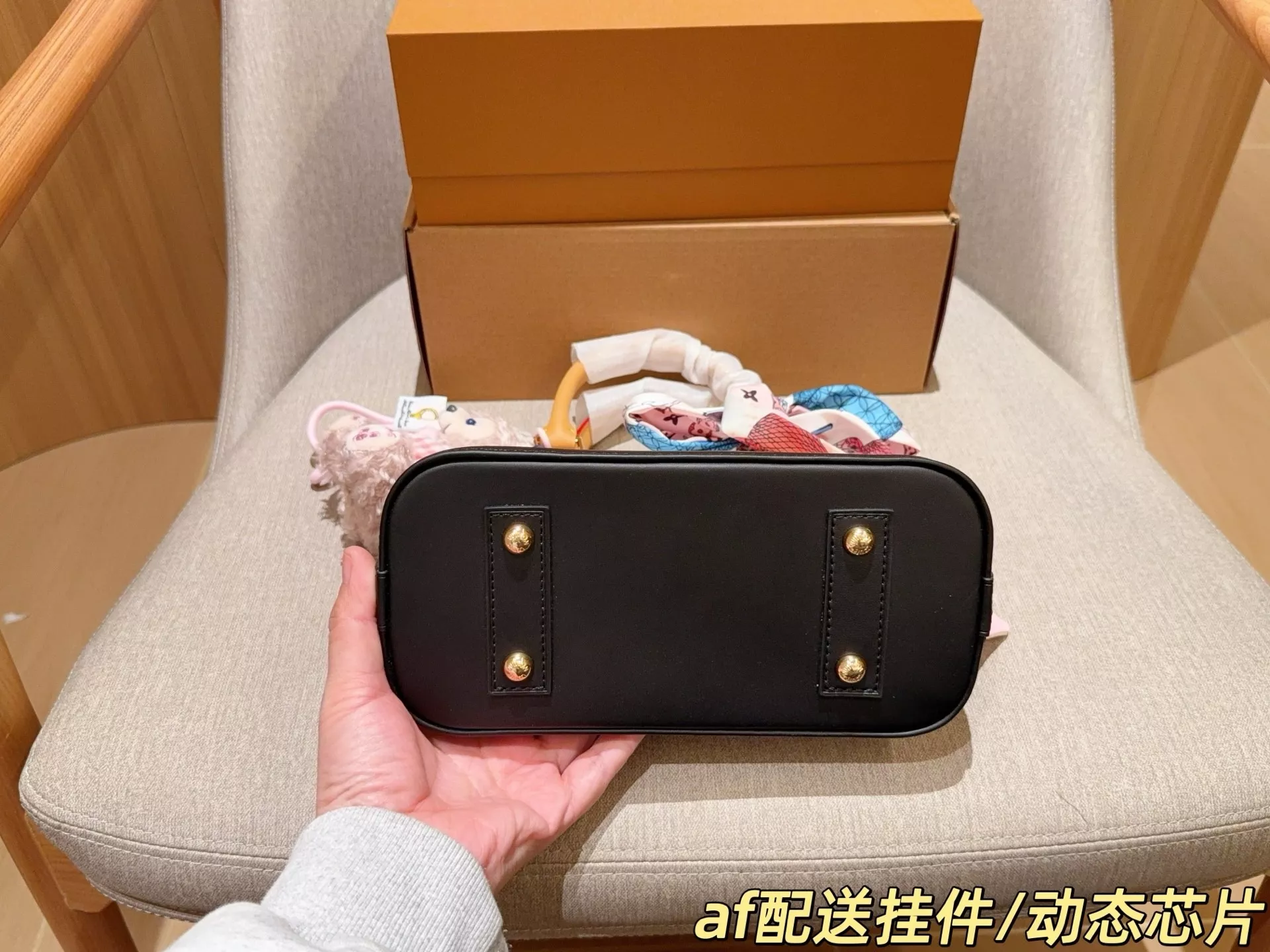 루이비통 24SS 사구 패턴 쉘 토트백 상세 이미지 6