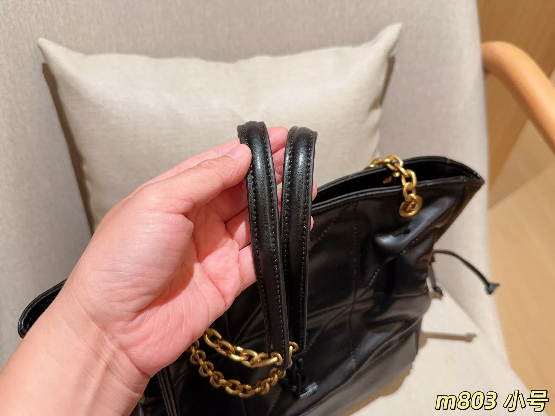 입생로랑 제니 복주머니 쇼퍼 스타일 버킷백 상세 이미지 8