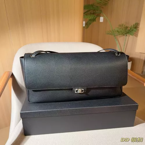 샤넬 맥시 실버톤 플랩 숄더백