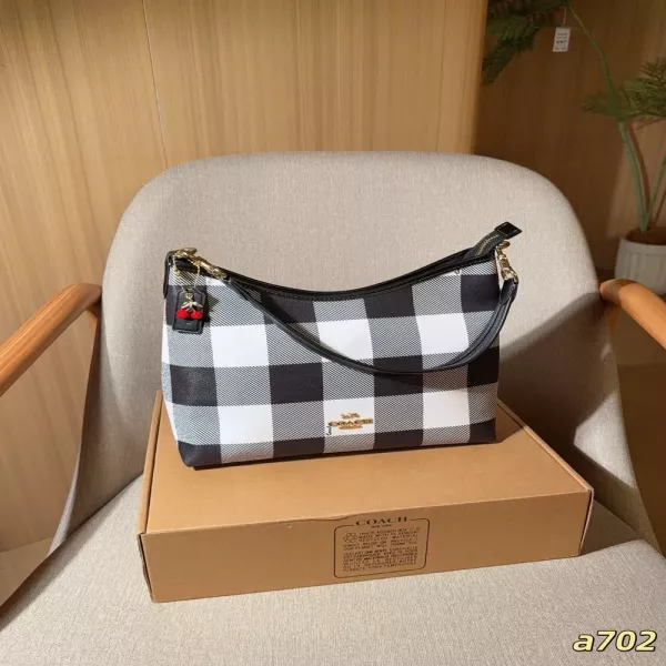 코치 로렐 체크 패턴 호보 숄더백