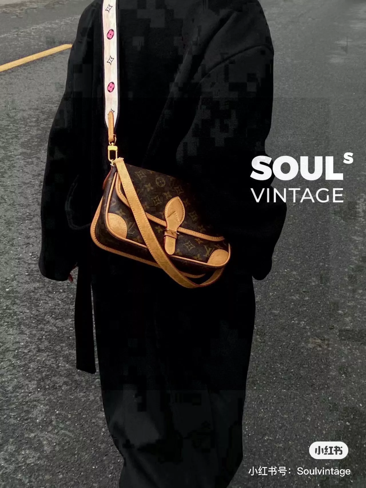 루이비통 다이앤 모노그램 미니 플랩 바게트백 상세 이미지 12