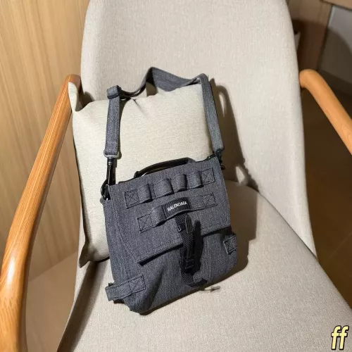 발렌시아가 데님 플랩 포켓 우체통형 메신저백