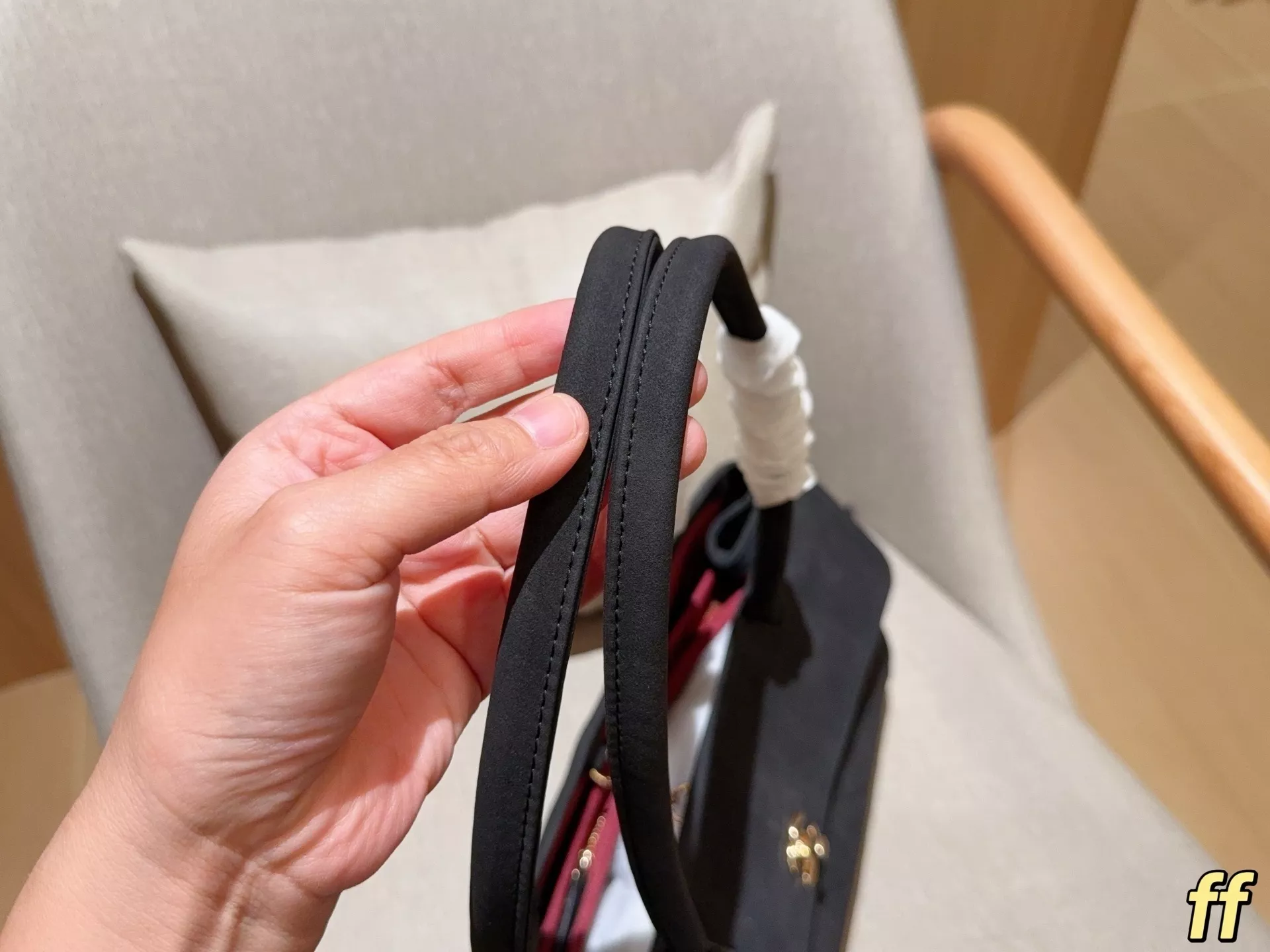 샤넬 26S 무광 바게트형 대용량 토트백 상세 이미지 8
