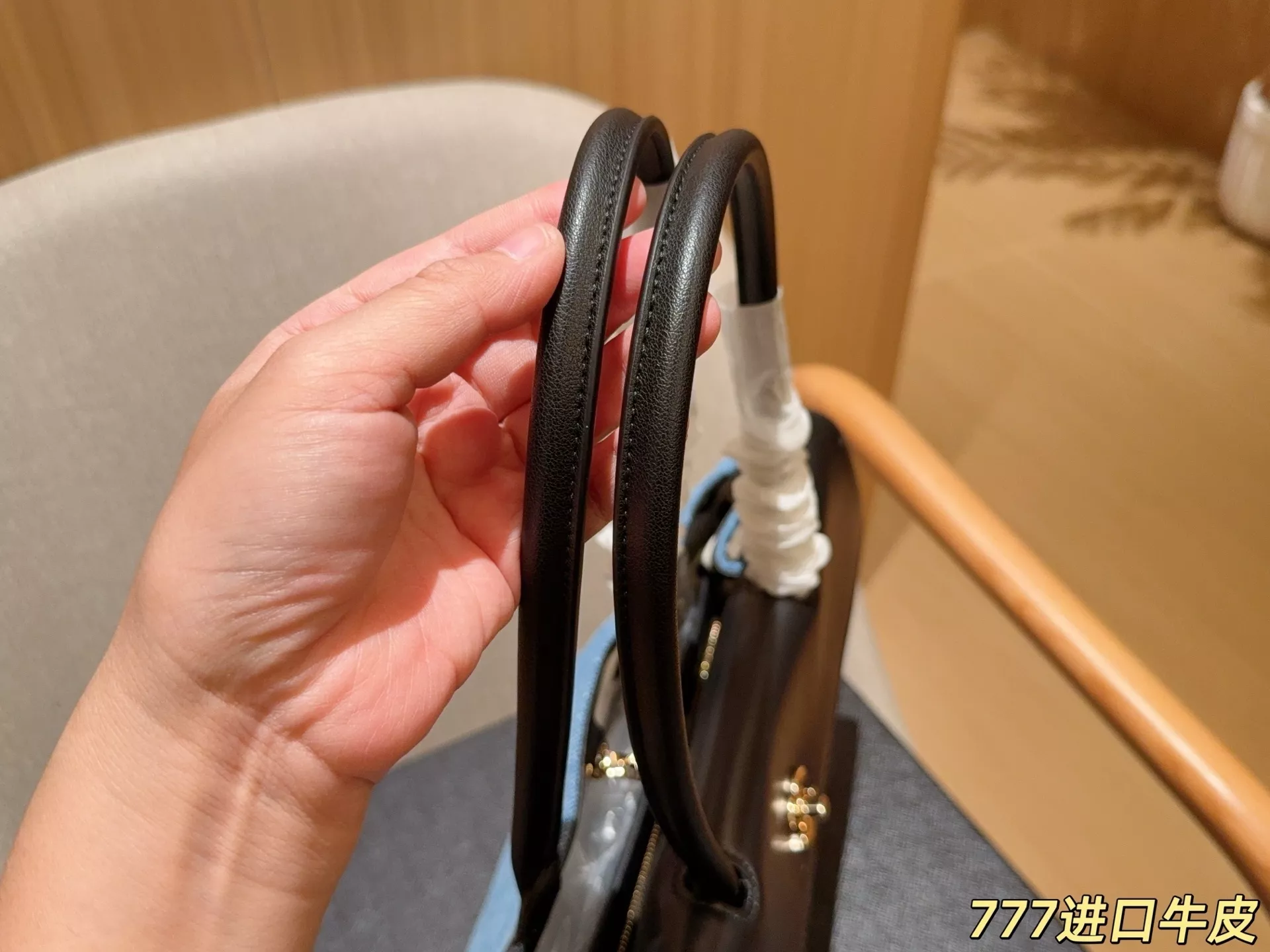 샤넬 데님 배색 라지 토트 스타일 바게트백 상세 이미지 8