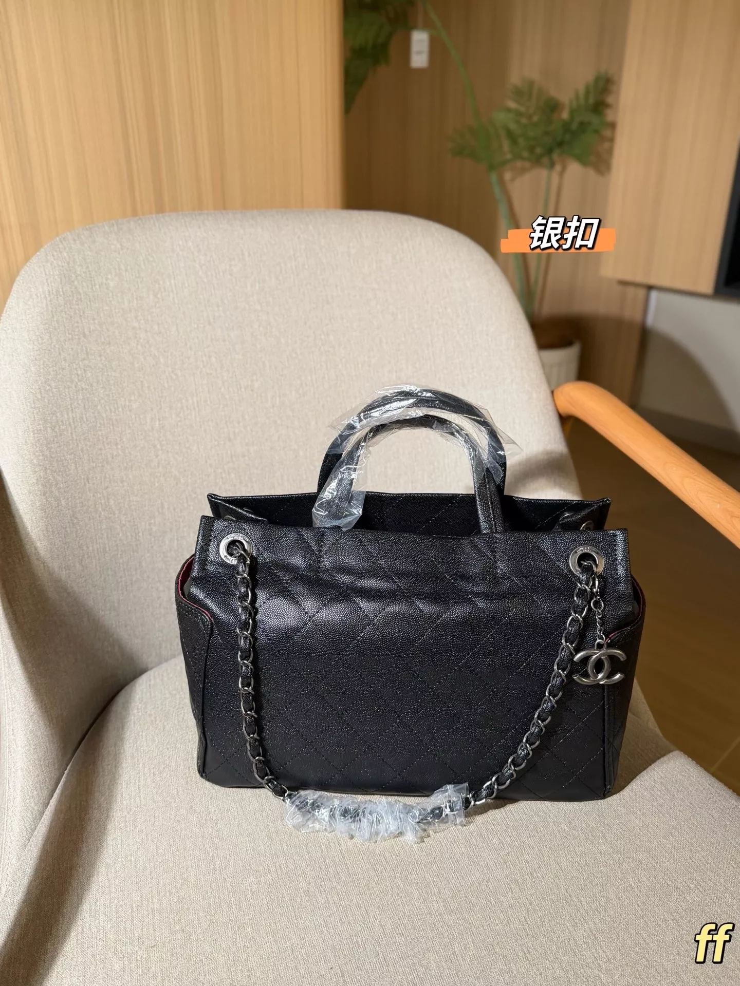 샤넬 캐비어 체인 핸들 토트백 상세 이미지 10