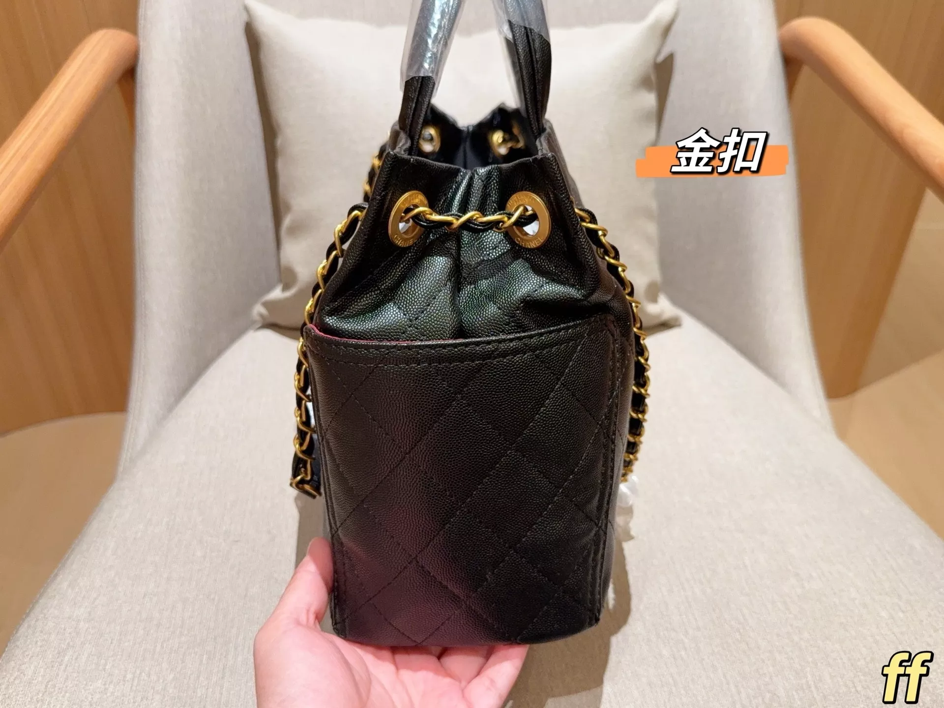 샤넬 캐비어 체인 핸들 토트백 상세 이미지 5