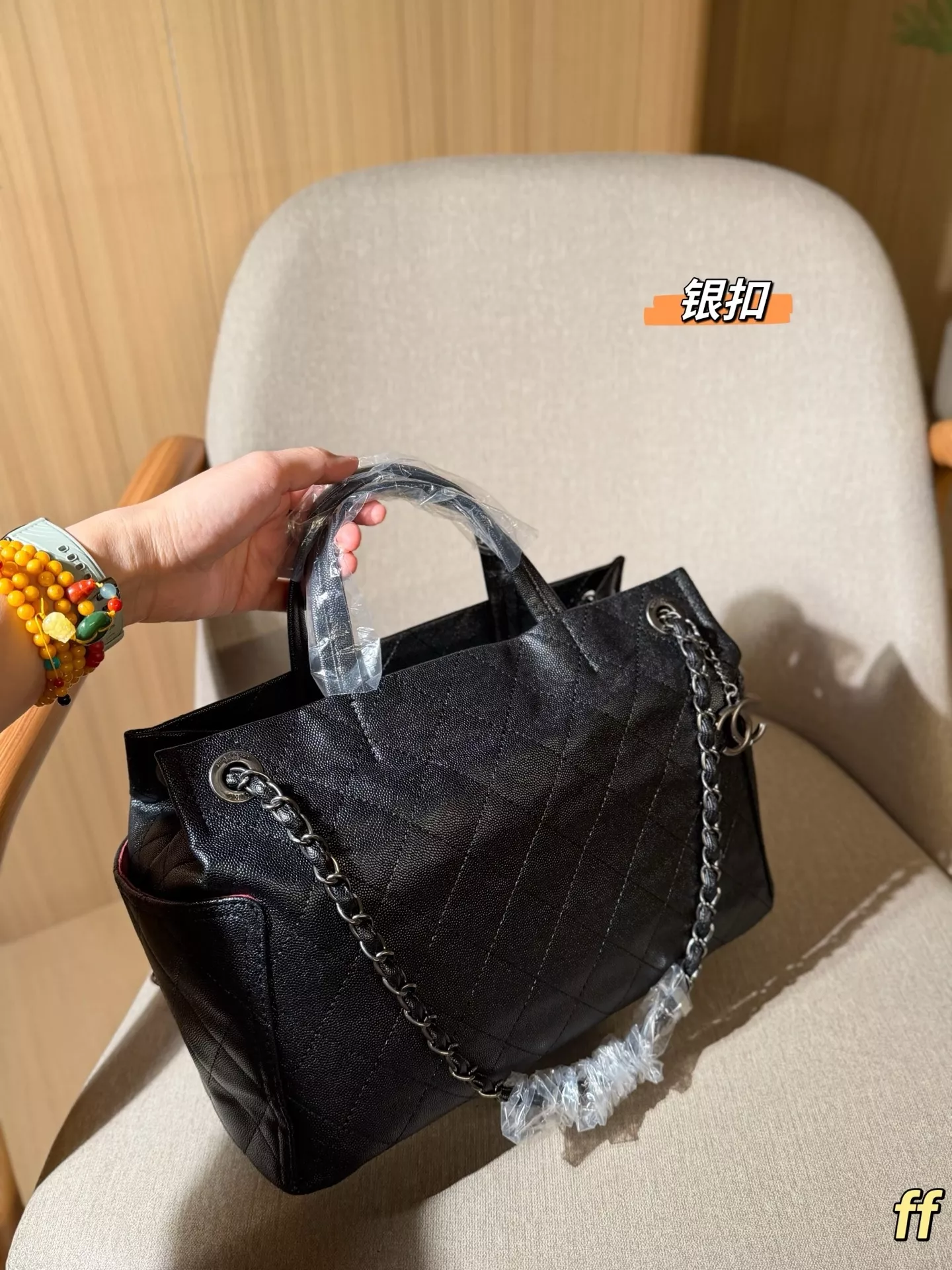 샤넬 캐비어 체인 핸들 토트백 상세 이미지 11