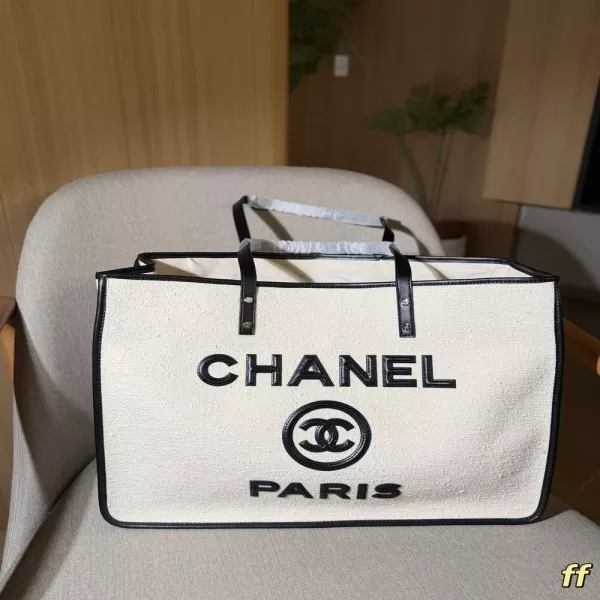샤넬 로고 장식 대용량 트위드 쇼퍼백