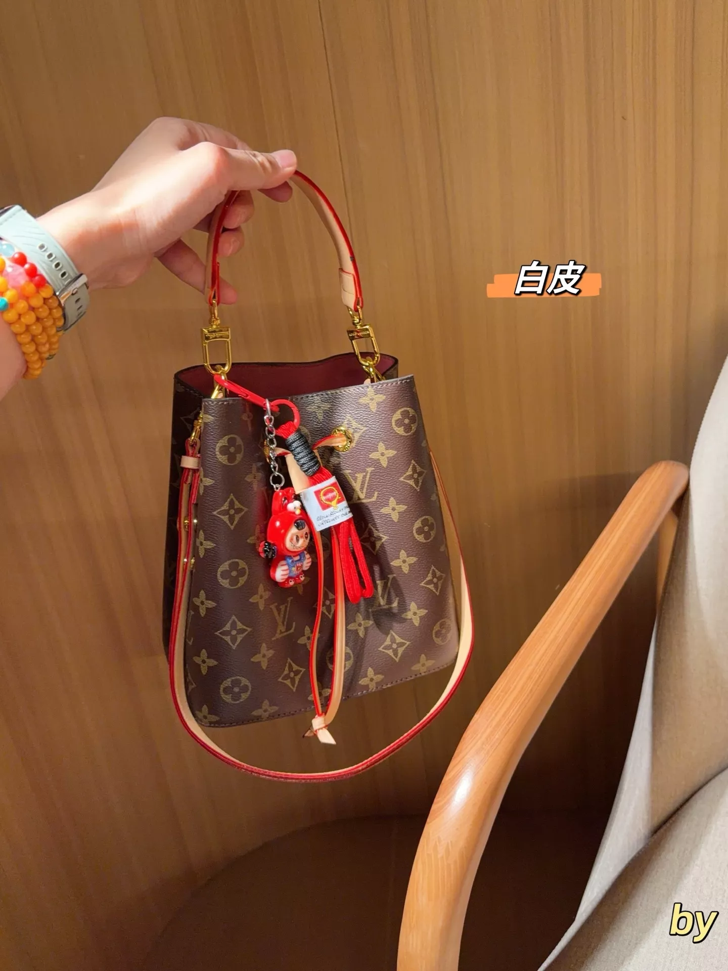 루이비통 네오노에 모노그램 드로스트링 버킷백 상세 이미지 2