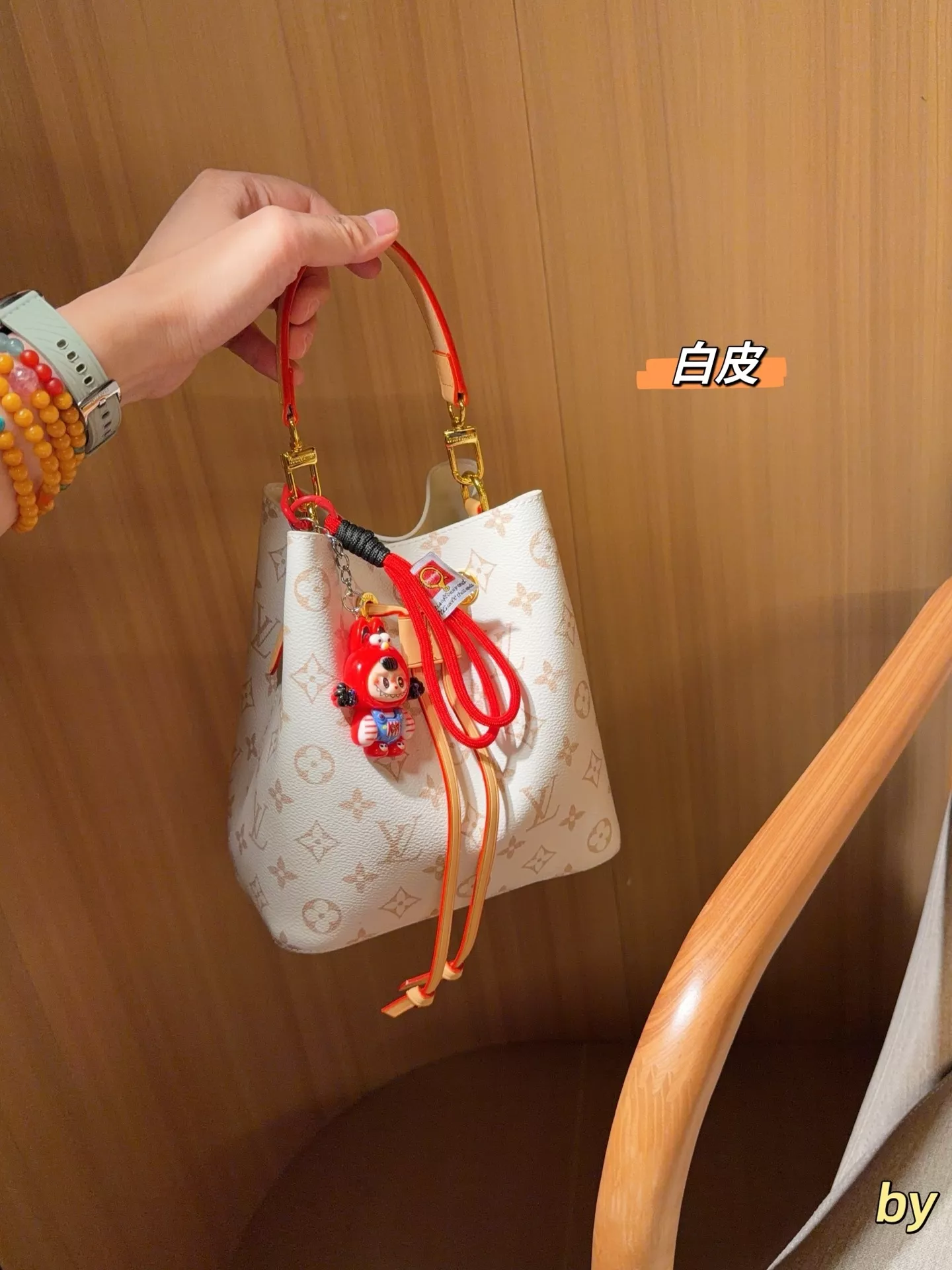 루이비통 네오노에 모노그램 드로스트링 버킷백 상세 이미지 14