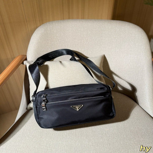 프라다 나일론 방수 패브릭 로고 카메라백