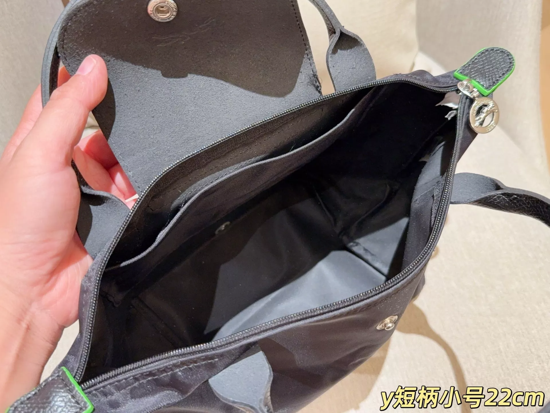 롱샴 클래식 숏핸들 폴딩 나일론 토트백 상세 이미지 9