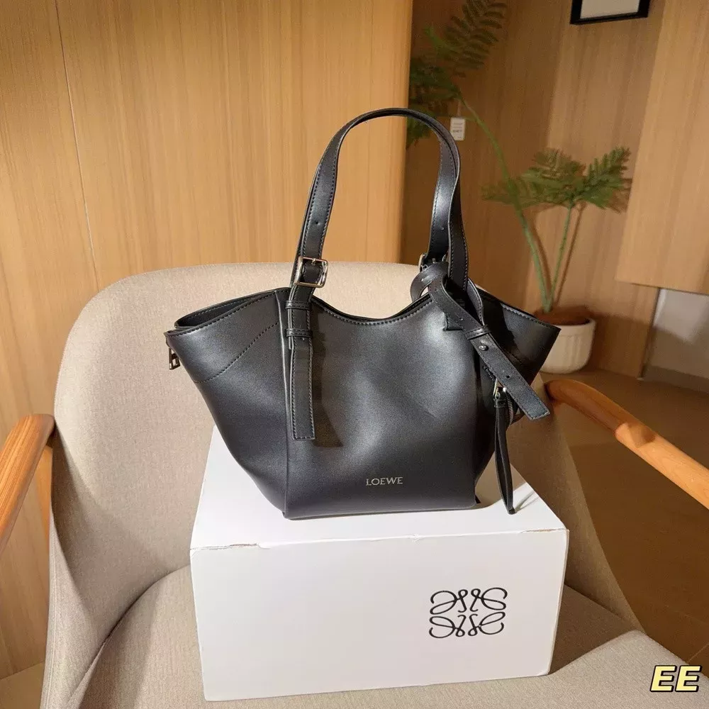 로에베 해먹 플립 레더 투웨이 숄더백