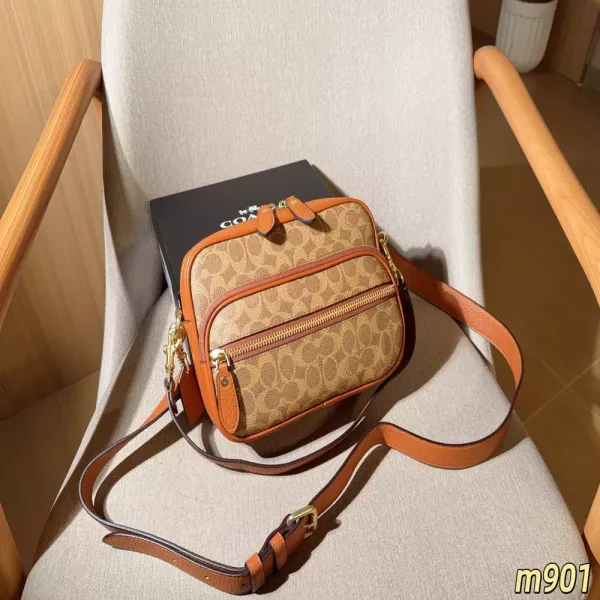 코치 다코타 로고 패턴 카메라 메신저백