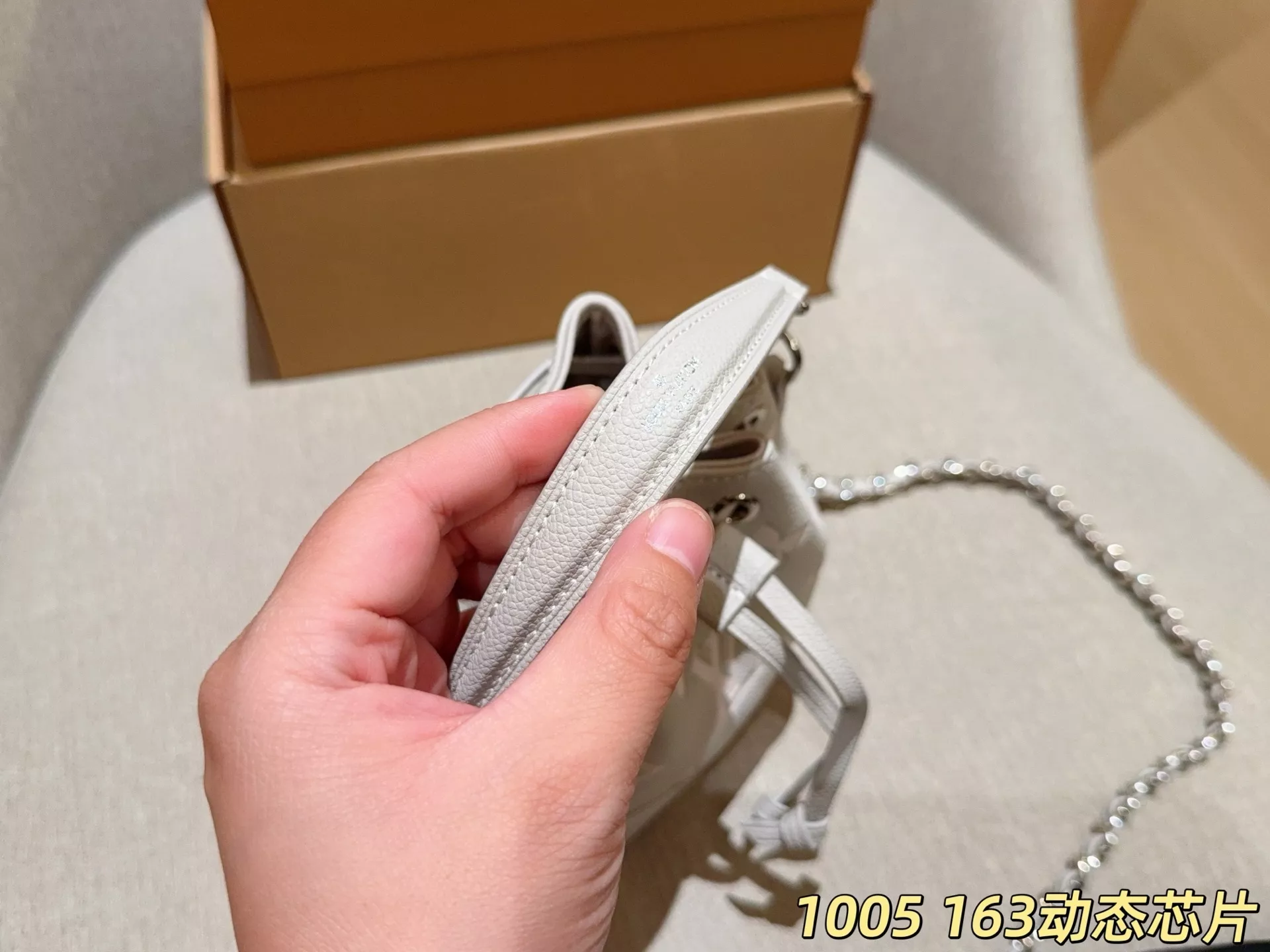 루이비통 나노 노에 엠보 미니 드로우스트링 버킷백 상세 이미지 7