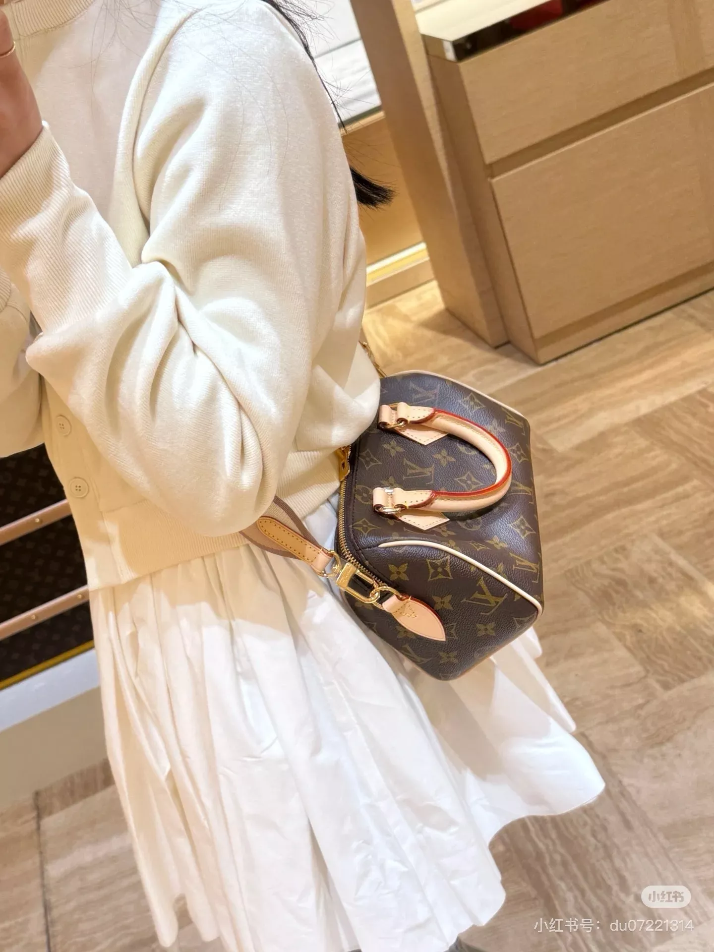 루이비통 모노그램 스피디 20 더블 스트랩 보스턴백 상세 이미지 26