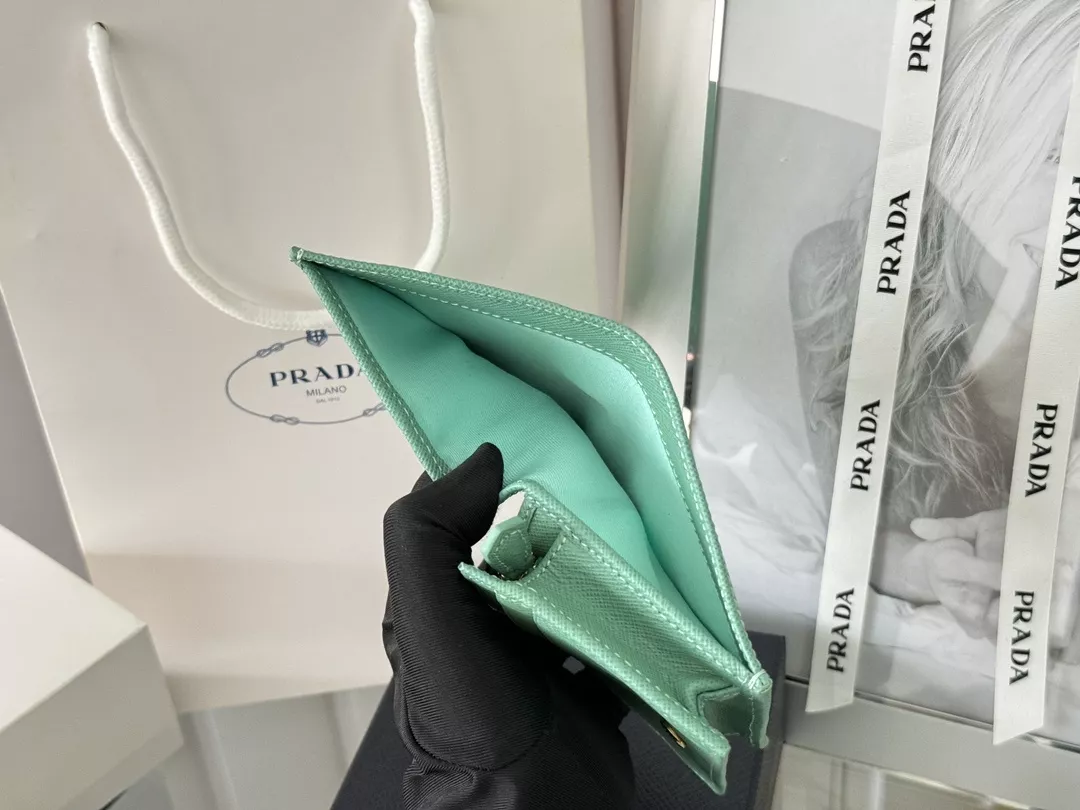 프라다 사피아노 가죽 스냅 반지갑 상세 이미지 9