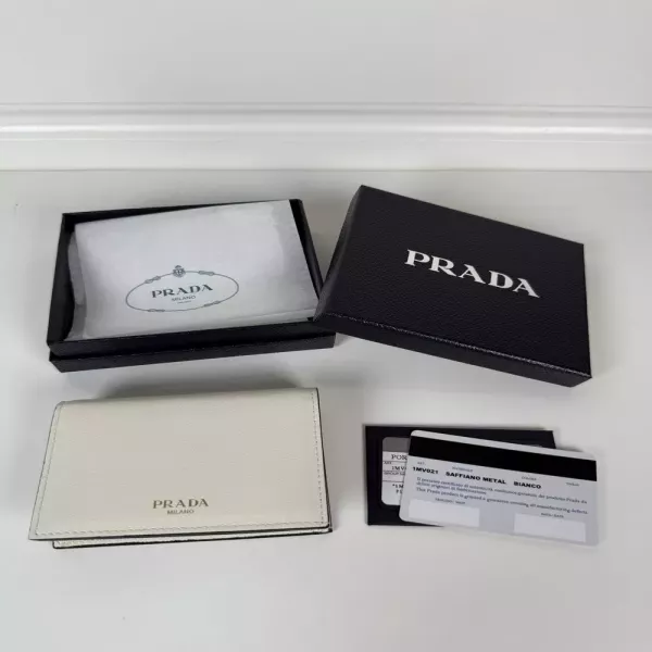프라다 사피아노 가죽 스냅 반지갑