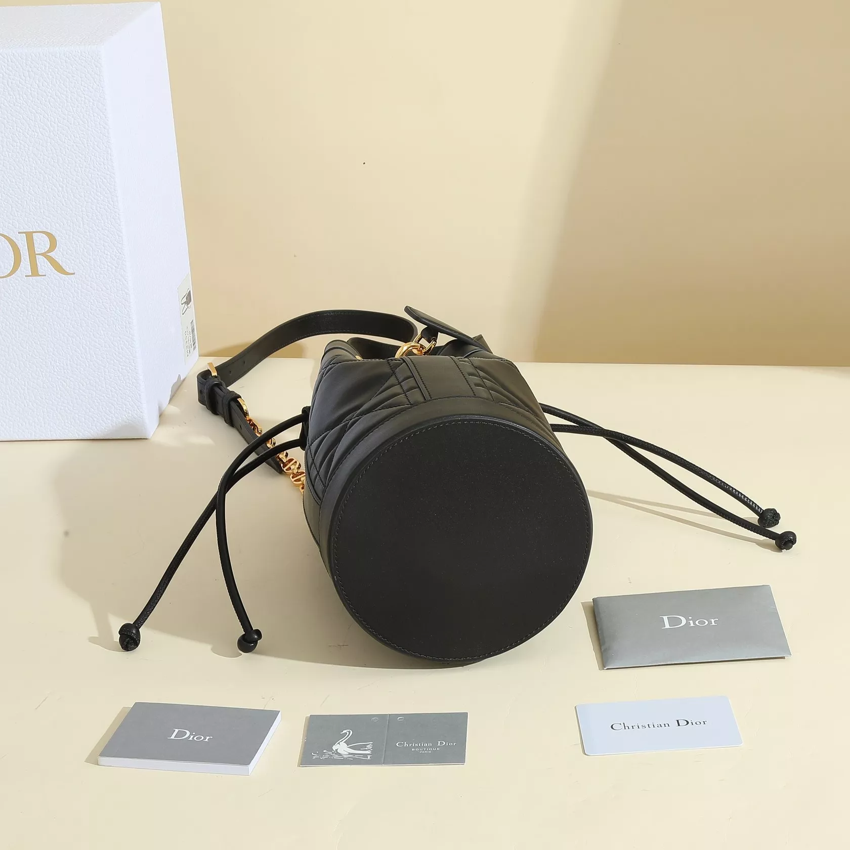 디올 CD 로고 블랙 소가죽 스몰 버킷 버킷백 상세 이미지 4