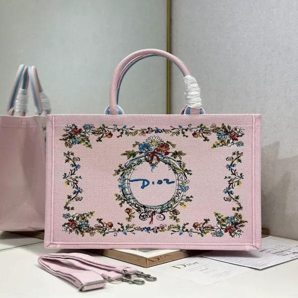 디올 베이더레 D-스트라이프 자수 북 토트백