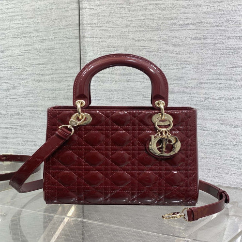 디올 레이디 플랩 퀼팅 페이턴트 24cm 토트백