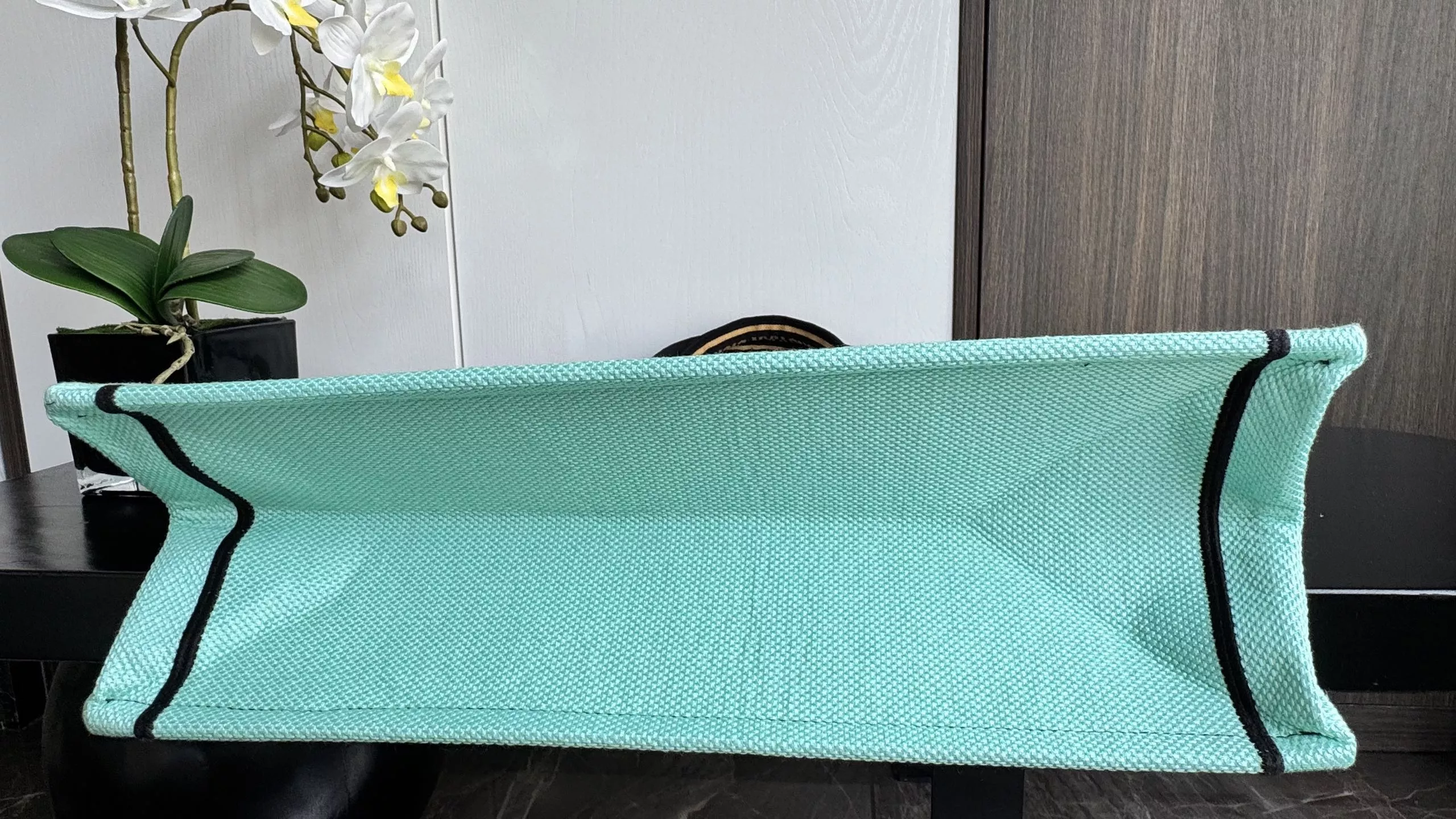디올 버터플라이 자수 북토트 대형 토트백 상세 이미지 7