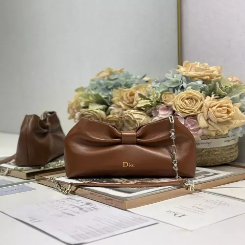 디올 램스킨 리본 체인 장식 플랩 숄더백