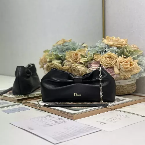 디올 램스킨 리본 체인 디테일 숄더백