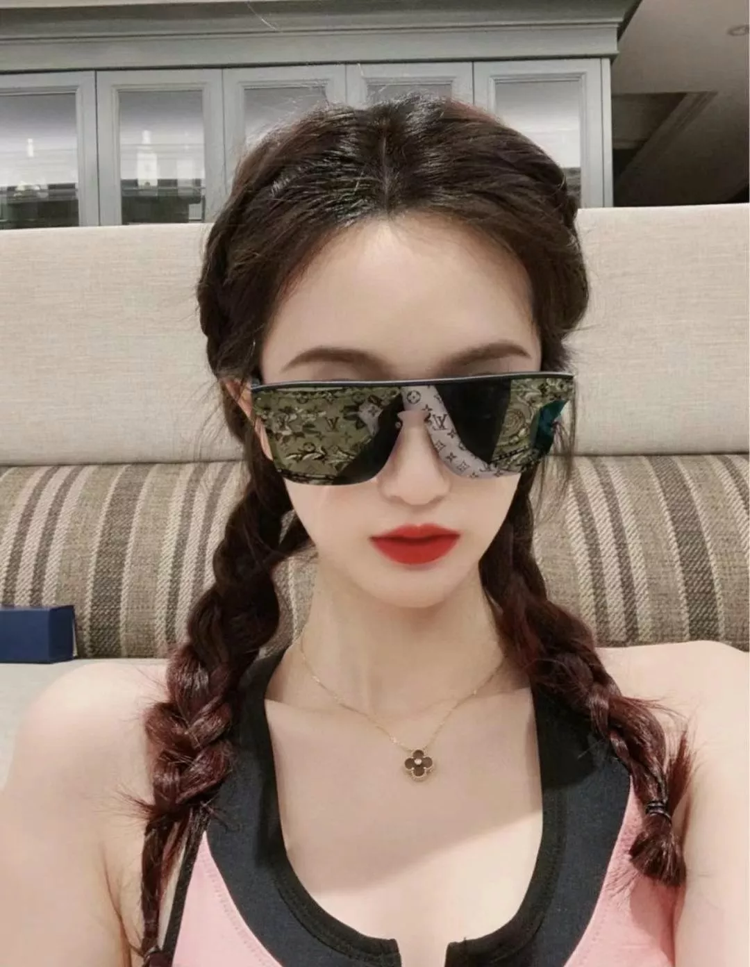 루이비통 모노그램 렌즈 아세테이트 스퀘어 선글라스 상세 이미지 24
