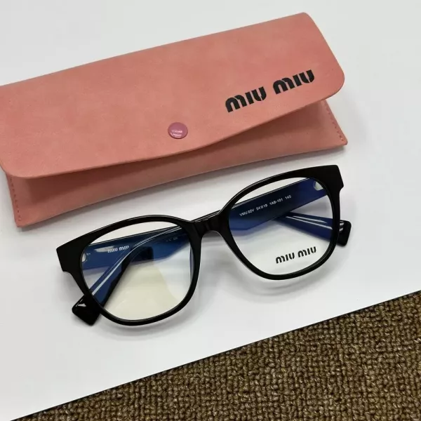 미우미우 블랙 로고 업스윕 블루라이트 안경