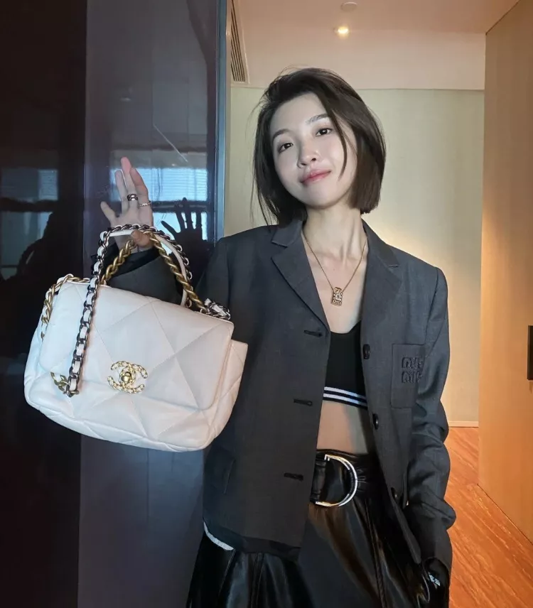 샤넬 클래식 19 빅퀼팅 체인 숄더백 상세 이미지 13