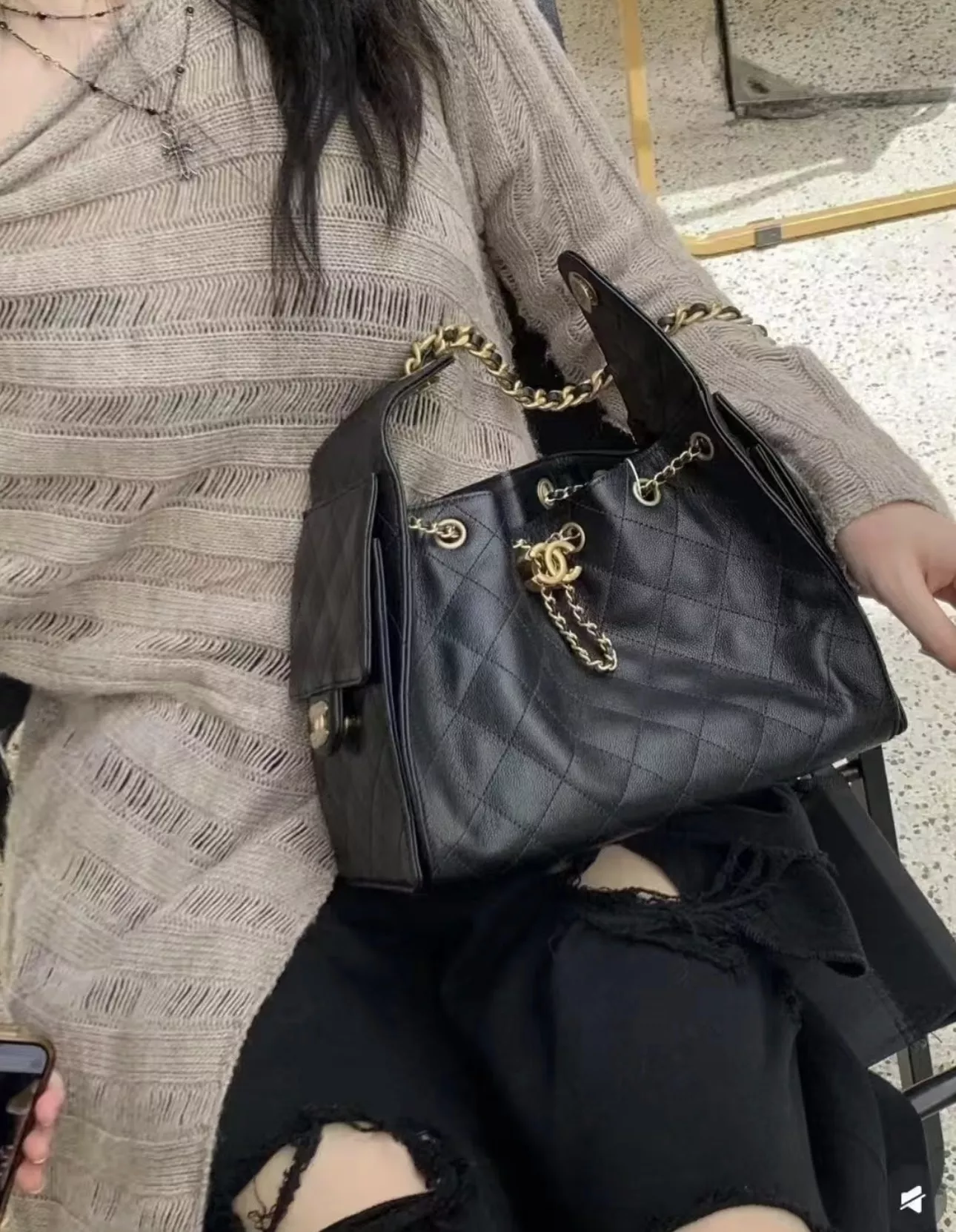샤넬 25 라인 블랙 캐비어 패턴 체인 호보백 상세 이미지 20