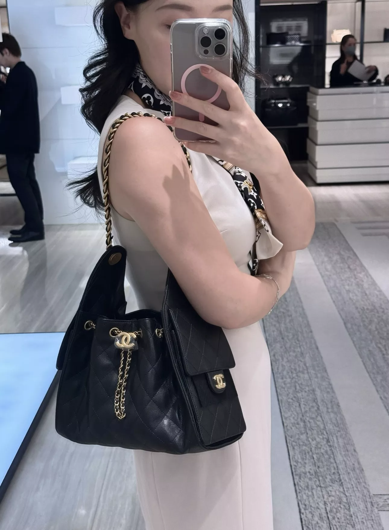 샤넬 25 라인 블랙 캐비어 패턴 체인 호보백 상세 이미지 28