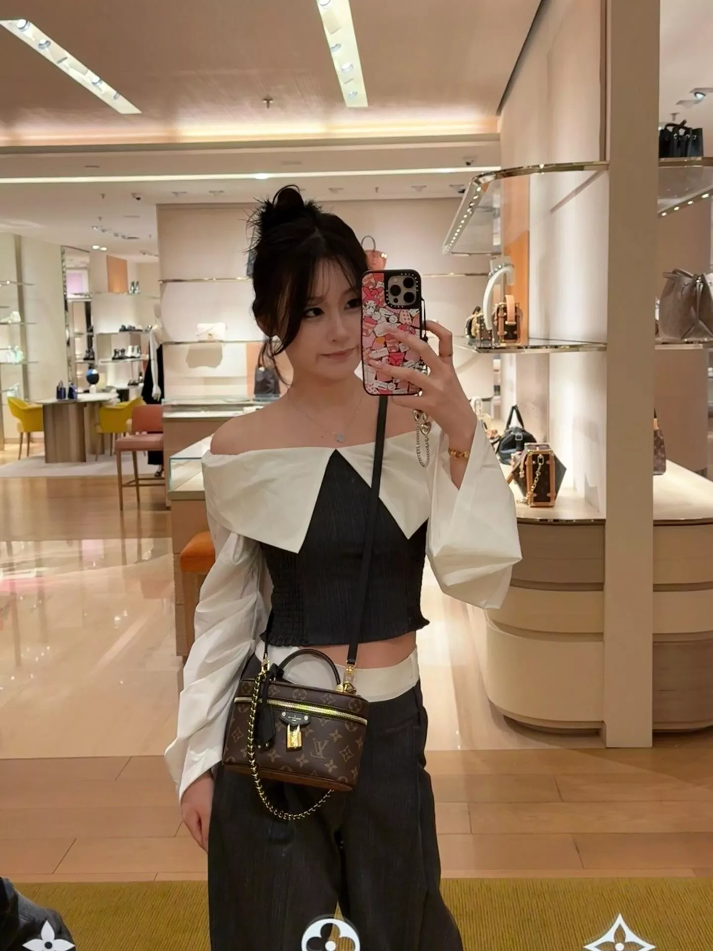 루이비통 모노그램 배니티 체인 파우치 크로스백 상세 이미지 51