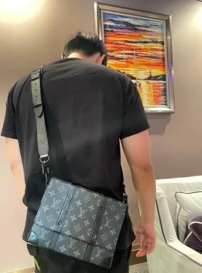 루이비통 모노그램 이클립스 블랙 트렁크 메신저백 상세 이미지 55
