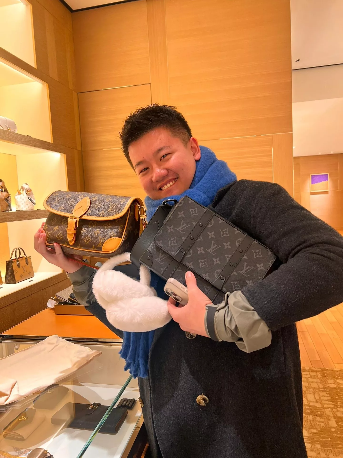 루이비통 모노그램 이클립스 블랙 트렁크 메신저백 상세 이미지 41