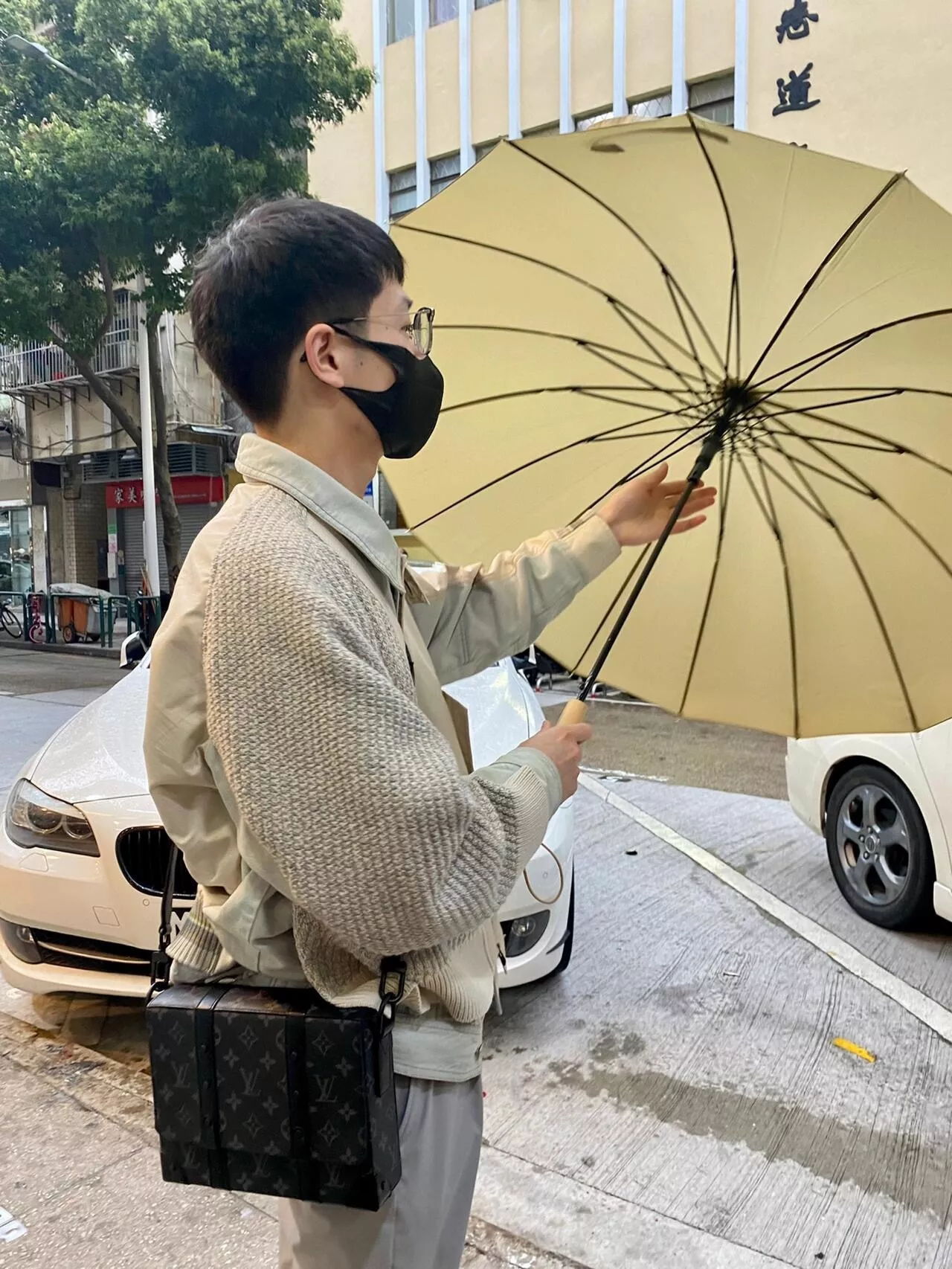 루이비통 모노그램 이클립스 블랙 트렁크 메신저백 상세 이미지 50