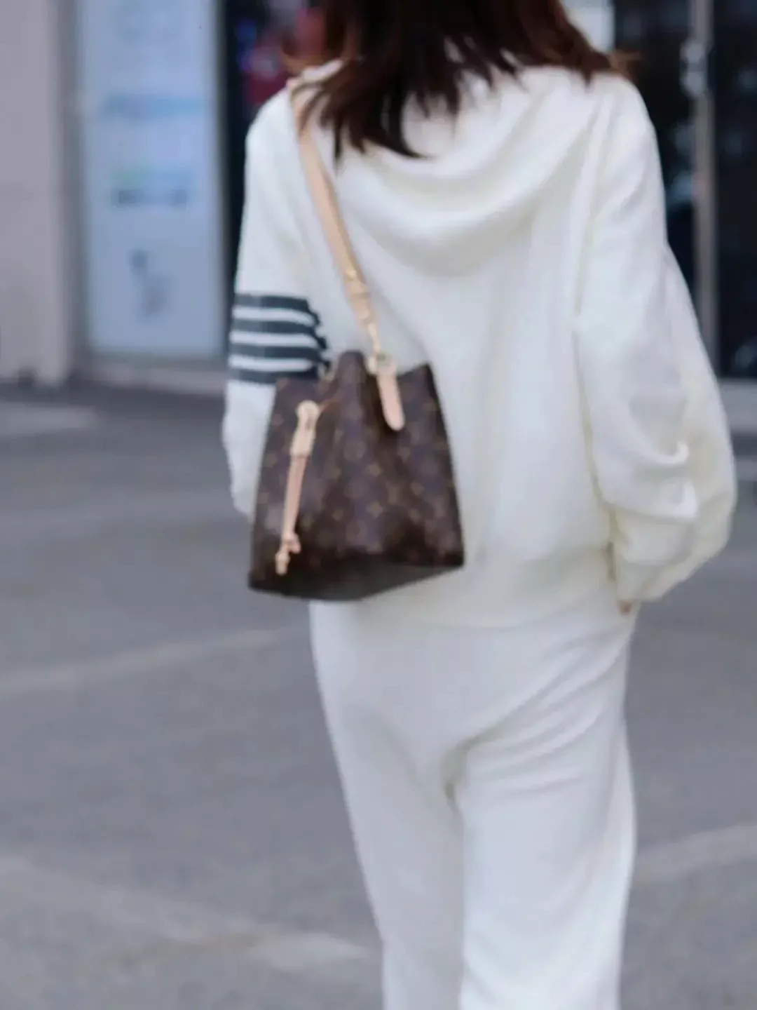 루이비통 네오노에 BB 모노그램 버킷백 상세 이미지 39