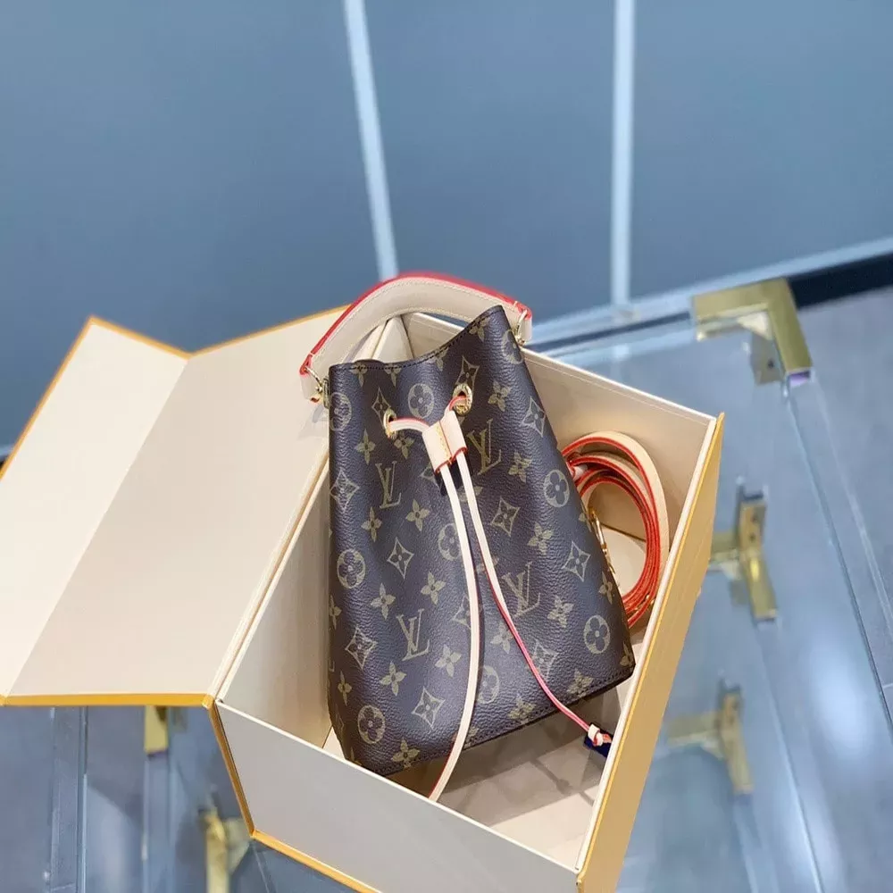 루이비통 네오노에 BB 모노그램 버킷백