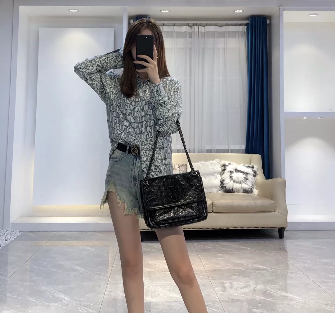 입생로랑 빈티지 오일왁스 소가죽 체인 플랩 숄더백 상세 이미지 92