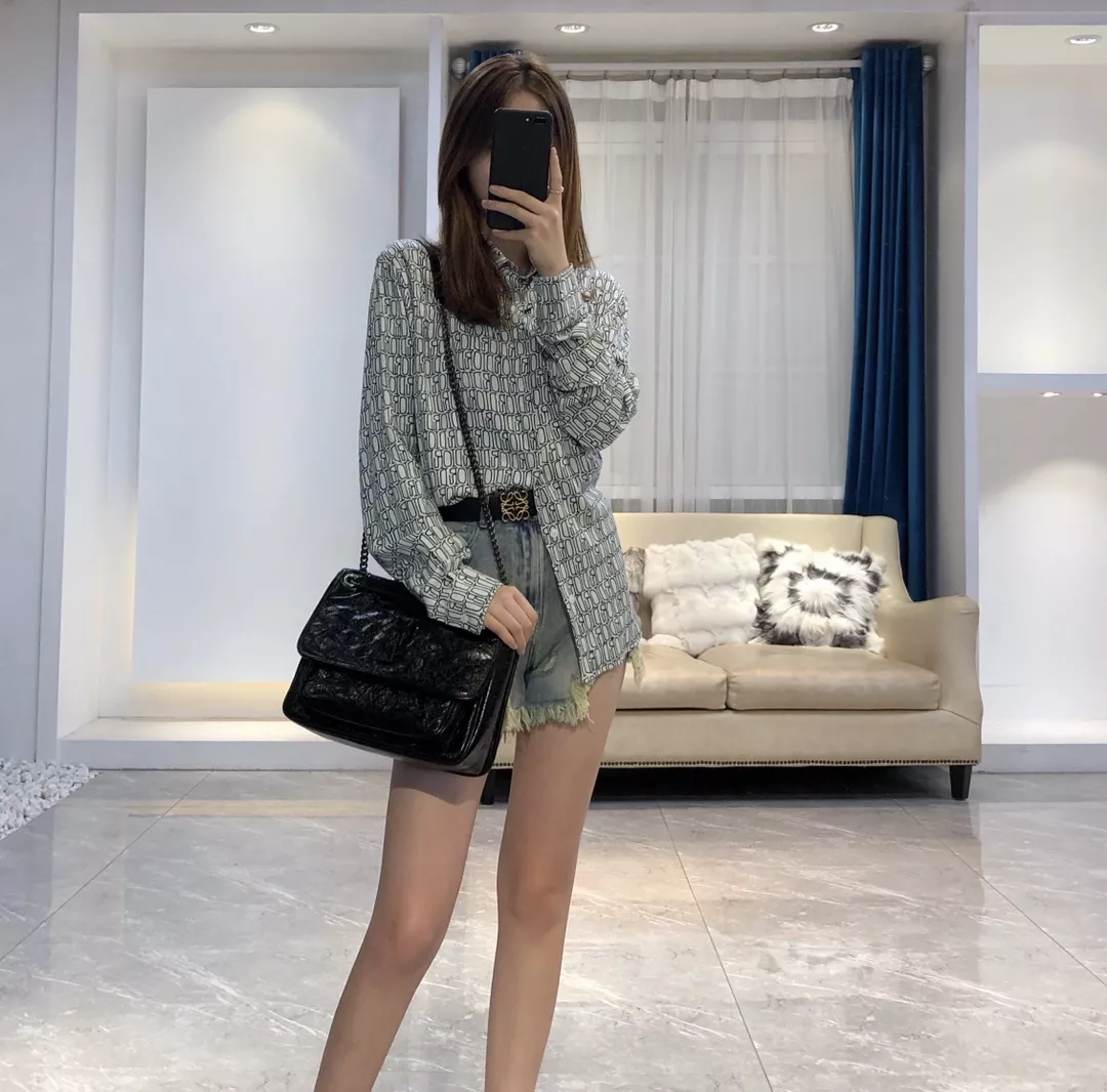 입생로랑 빈티지 오일왁스 소가죽 체인 플랩 숄더백 상세 이미지 89