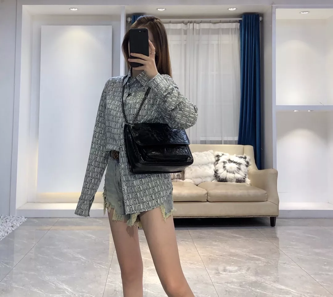 입생로랑 빈티지 오일왁스 소가죽 체인 플랩 숄더백 상세 이미지 90