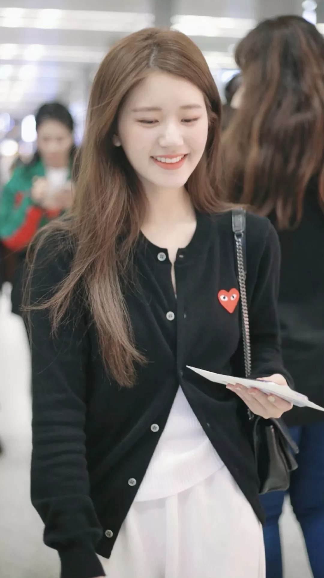 입생로랑 빈티지 오일왁스 소가죽 체인 플랩 숄더백 상세 이미지 104