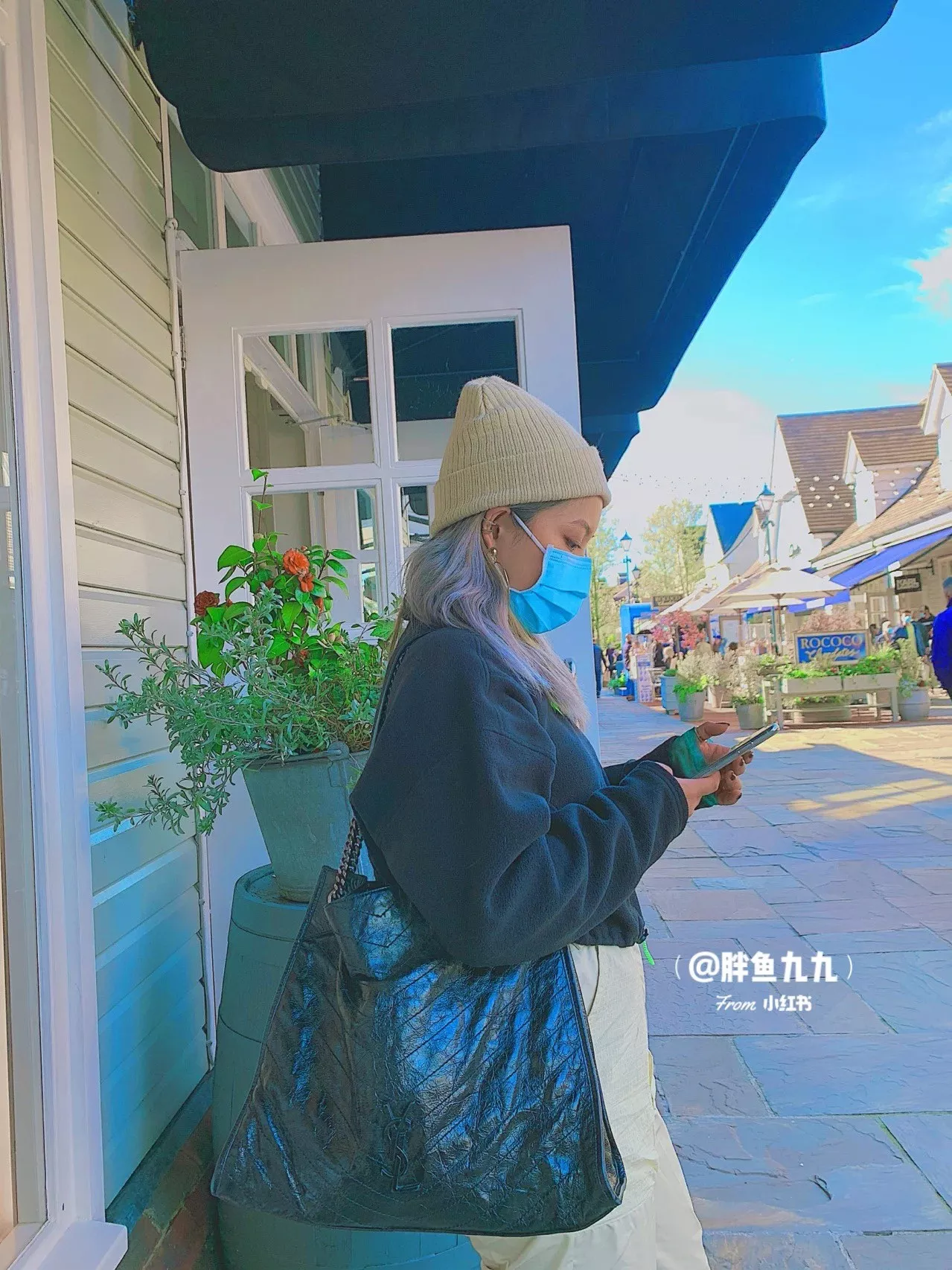 입생로랑 니키 빈티지 주름 가죽 쇼핑백 상세 이미지 66